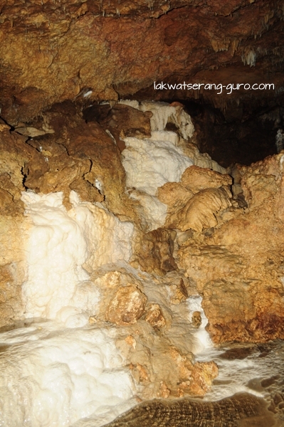 Inside the Cantabon Cave